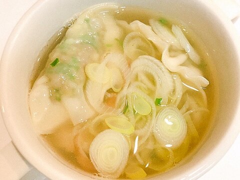 松茸のお吸い物で☆簡単スープ餃子